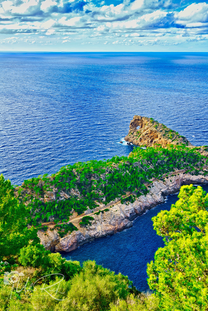 Sa_Foradada | Entdecken Sie Fotografie aus Leidenschaft: Auftragsfotografie, HD-Fotos, Geschenkartikel aus Ihren Bildern und vieles mehr. Beauftragen Sie uns für besondere Momente!