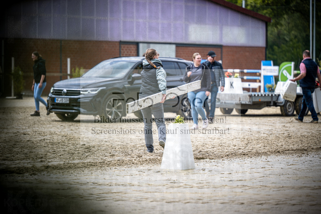 DOS_0003 | Reitturnier Venne - Realisiert mit Pictrs.com