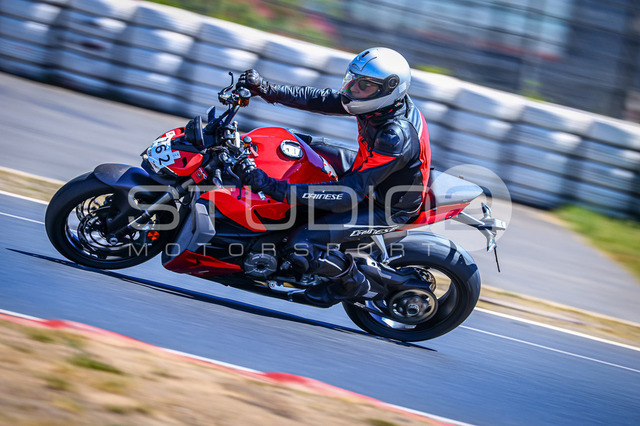 0762-260526NBR-020_762 | Deine Full-Service-Agentur für ✔️Videoproduktionen und ✔️Motorsportfotografie Jetzt Angebot anfragen!