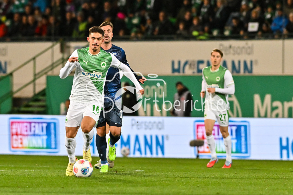 SpVgg Greuther Fürth - Karlsruher SC | FUERTH, GERMANY - OCTOBER 24: with ball Hans Aaron KELLER (SpVgg Greuther Fuerth 16) during the 2. bundesliga match between SpVgg Greuther Fuerth vs. Karlsruher SC on matchday 10 at Sportpark Ronhof Thomas Sommer on October 24, 2025 in Fuerth, Germany / DFL REGULATIONS PROHIBIT ANY USE OF PHOTOGRAPHS AS IMAGE SEQUENCES AND/OR QUASI-VIDEO
