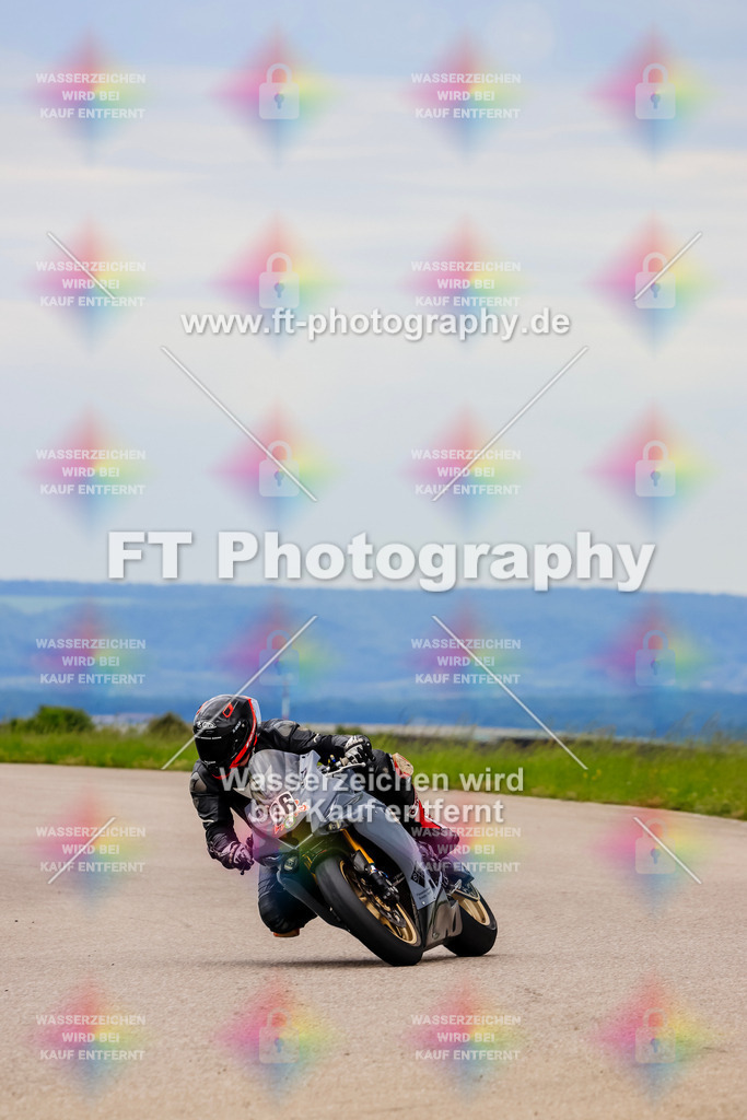 MotoTeam-2842 | Hier findet Ihr Bilder von Touristenfahrten auf der Nürburgring Nordschleife oder von anderen Veranstaltungen die ich besucht habe. Viel Spass beim Durch Schauen 