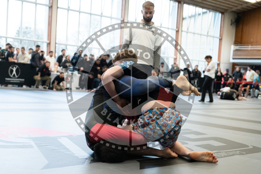 20251129PBB8243 | Fighters compete during the luta livre competition ILLCS XI winter edition on November 29, 2025 in Hannover, Germany.