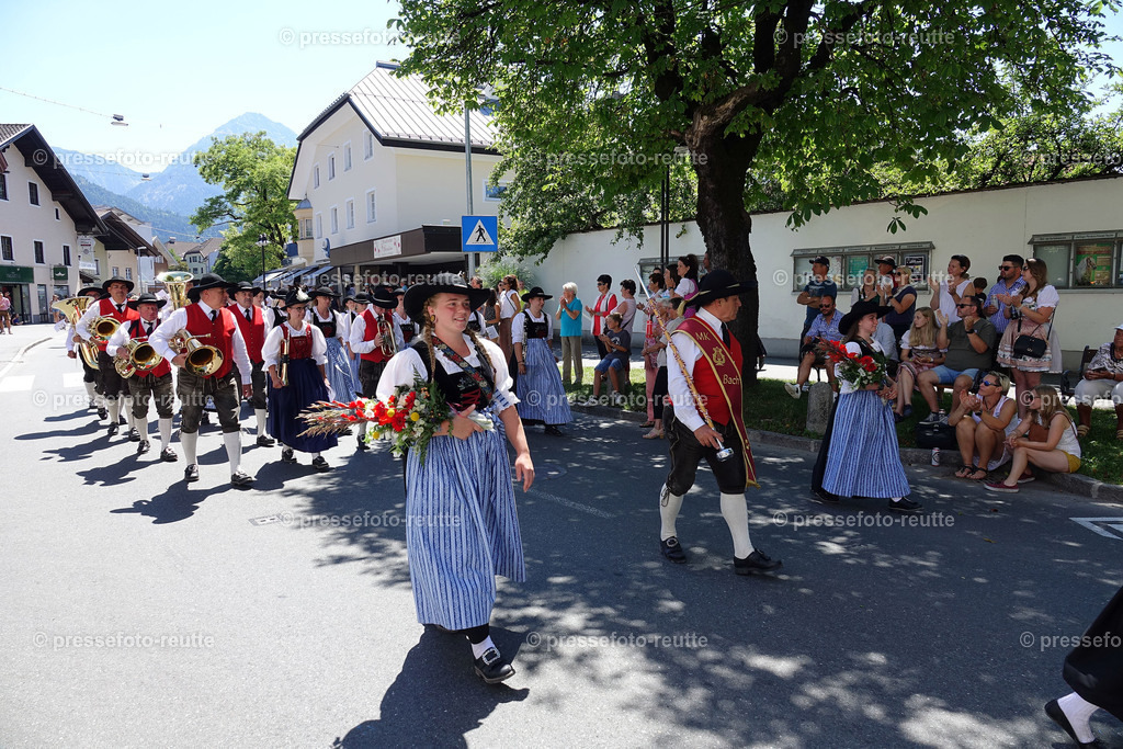 news-2022-Juli17-Musikumzug-Reutte-DSD03102-Bach | Info aus dem Bezirk Reutte/Ausserfern Tirol sowie eine umfangreiche Bilddatenbank über die gesamte Region: Lechtal, Talkessel Reutte, Tannheimertal, Zwischentoren. Lech, Plansee, Zugspitze, Grenztunnel, B179, Fernpassstraße, Verkehr, Lawinen, Tradition, - Realisiert mit Pictrs.com