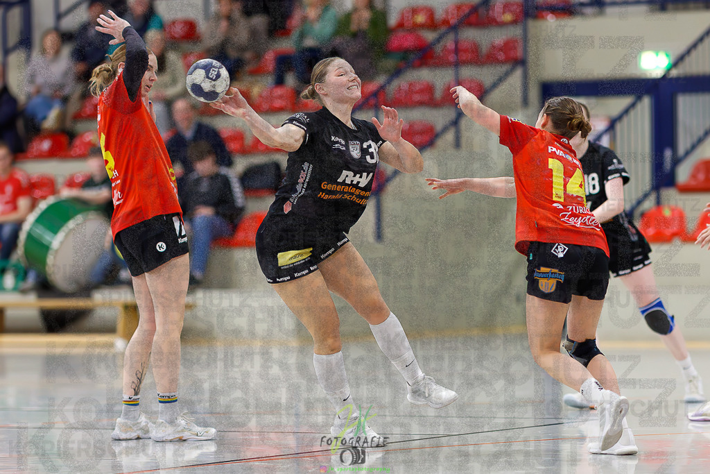 Frauen Regionalliga (HHV); HSG Wettenberg - HSG Twistetal | Frauen Regionalliga (HHV); HSG Wettenberg - HSG Twistetal am 08.11.2025 in Launsbach (Wettenberg) (Halle GS Launsbach (Wettenberg))Photo © 2025 - Jörg Heinrich - Realisiert mit Pictrs.com