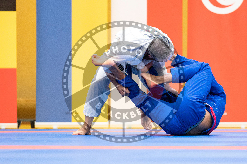 20231118PBB11116 | Fighters compete during the AJP Tour 600 Frankfurt Championship in Frankfurt/Main, Germany, on November 18, 2023.