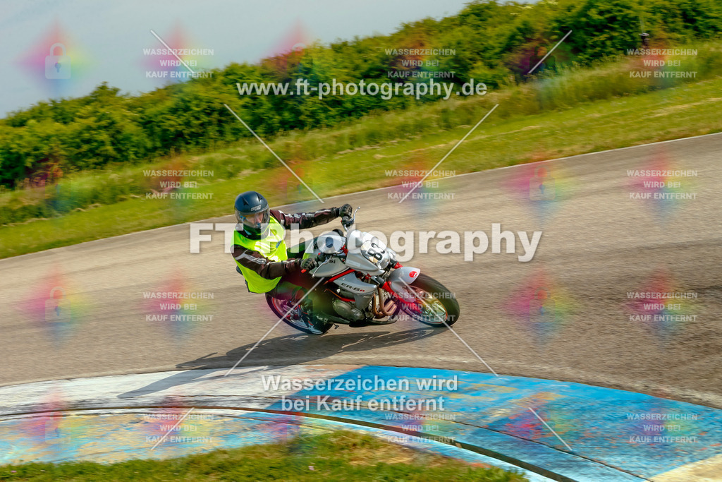 _MOT1123 | Hier findet Ihr Bilder von Touristenfahrten auf der Nürburgring Nordschleife oder von anderen Veranstaltungen die ich besucht habe. Viel Spass beim Durch Schauen 