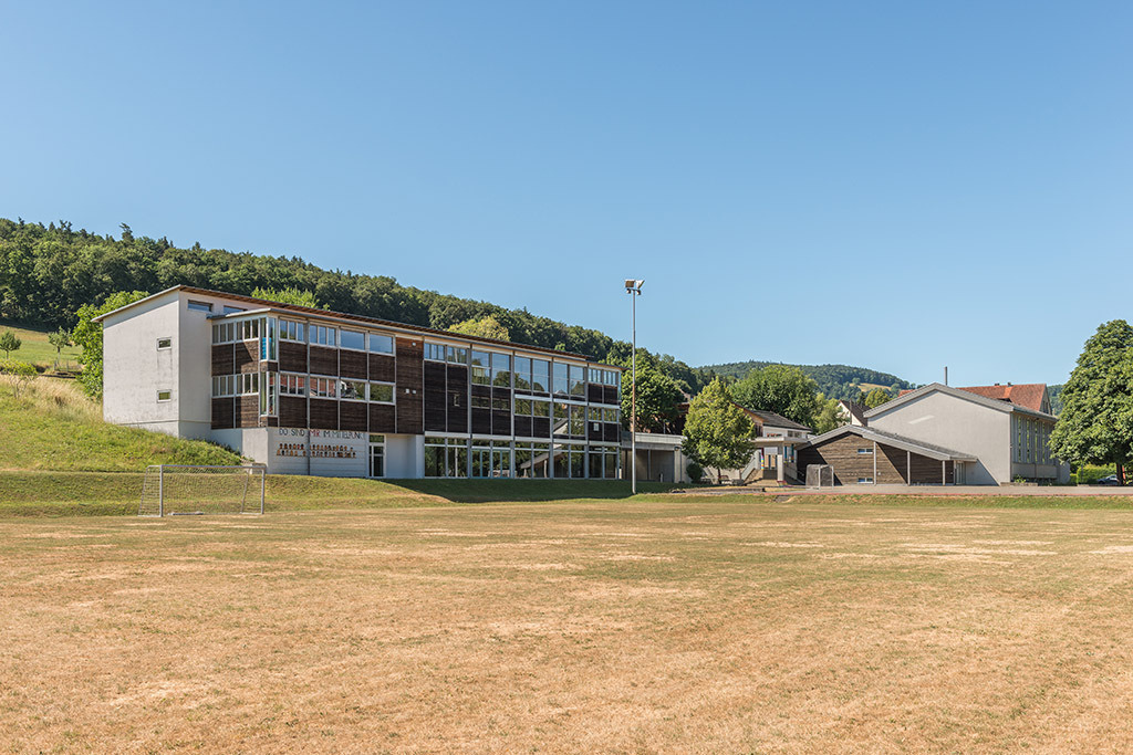 Schulanlage | in Lupsingen, Baselland, Schweiz - Realisiert mit Pictrs.com