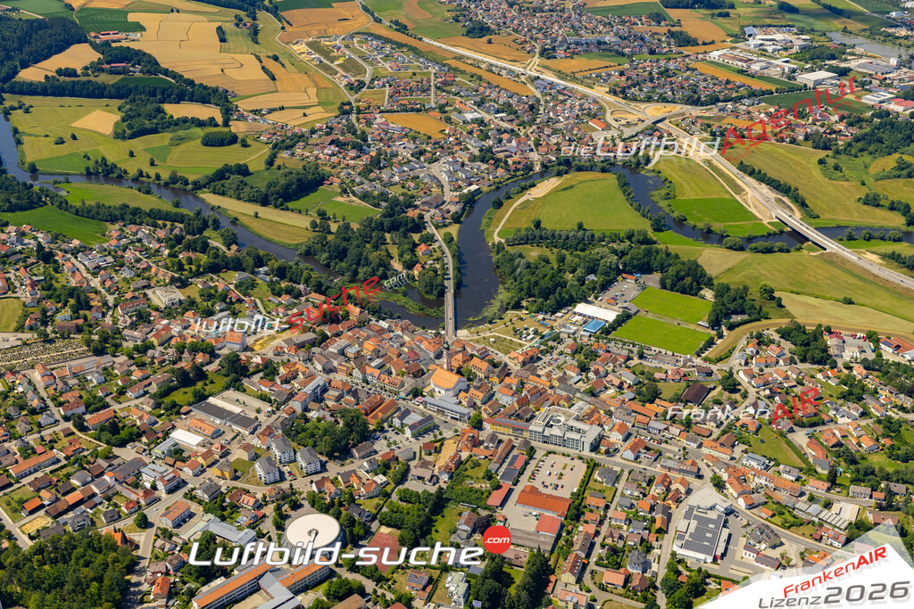 Das Luftbild der Stadt Roding wurde 2022 vom Flugzeug heraus erstellt (keine Drohnen-Aufnahmen) Aufnahmehöhe ca.450 Meter- hohe Bildauflösung und Druck-Qualität. Garantiert!