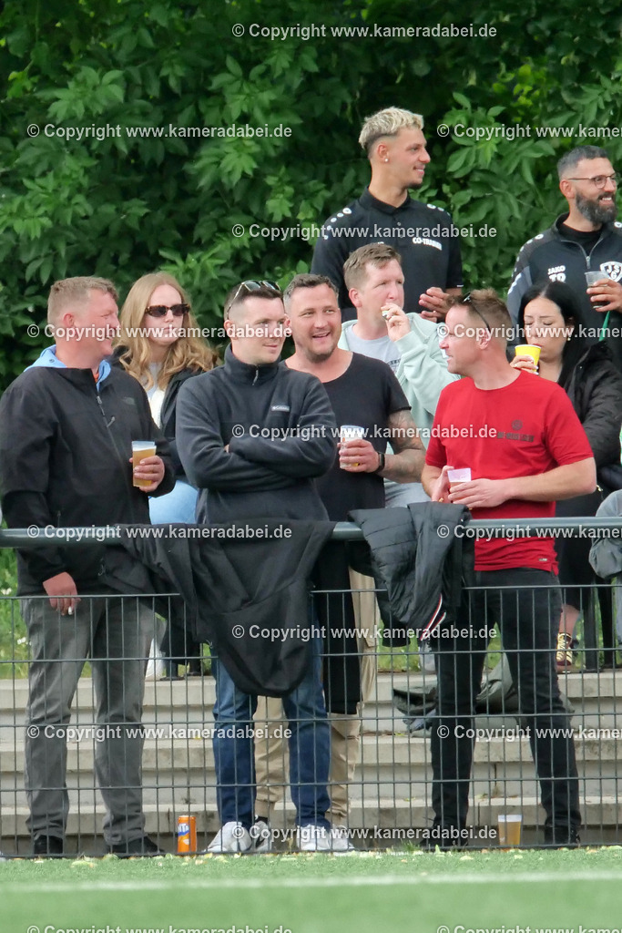 Fußball : Bezirksliga : TV Voerde - FC Sterkrade 72 | Fußball : Bezirksliga : TV Voerde - FC Sterkrade 72 am 25.05.2025 in Voerde - Realisiert mit Pictrs.com