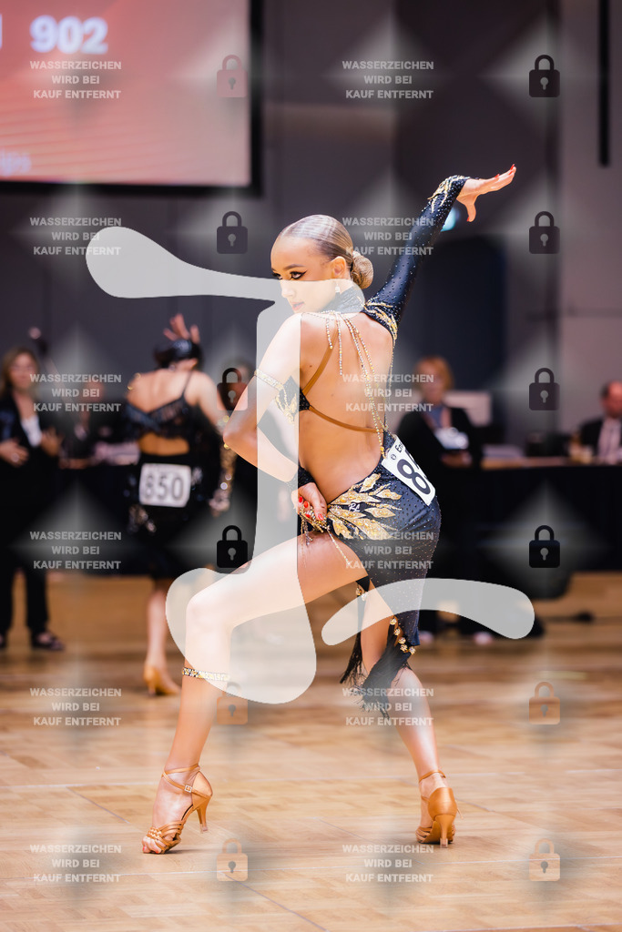 GOC 2025 - WDSF Solo Junior II Latin Female - 2025-08-21-7710 | Webshop for digital downloads and prints of dance sport, event & show photographer Julian Link - Realisiert mit Pictrs.com