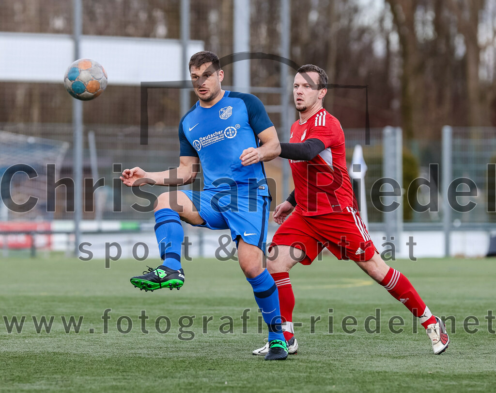 2024-02-24_084_FC_Langengeisling_gegen_FC_Walkertshofen | Erding, Deutschland, 24.02.2024:
Fußball, Bezirksliga Oberbayern Ost 2023 / 2024, Testspiel, FC Langengeisling gegen FC Walkertshofen, Endergebnis: 5:3

Andreas Buchberger (FC Langengeisling, #5), Christian Brandl (FC Walkertshofen, #9)

Foto: Christian Riedel / fotografie-riedel.net