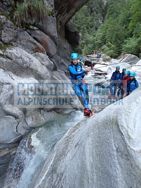 P8150012 | Bestelle die Bilder deines Berg- oder Wasser-Abenteuers mit Mountain Sports bequem von zu Hause aus direkt über unseren Online Fotoshop von pictrs.com. - Realisiert mit Pictrs.com