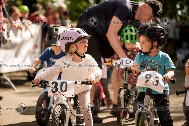 Eierlesen 2026 | Sie wurden bei einem Event oder Sportanlass fotografiert? Hier finden sie ihre Bilder! - Realisiert mit Pictrs.com
