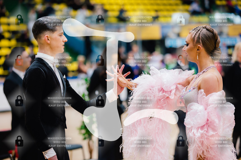 Hessen Tanzt WDSF International Open Standard 8th (32) Dmytrii Forostianov _ Helene Novalee Tilgert (Grün-Gold-Club Bremen)-2025-05-17-9663 | Webshop for digital downloads and prints of dance sport, event & show photographer Julian Link - Realisiert mit Pictrs.com