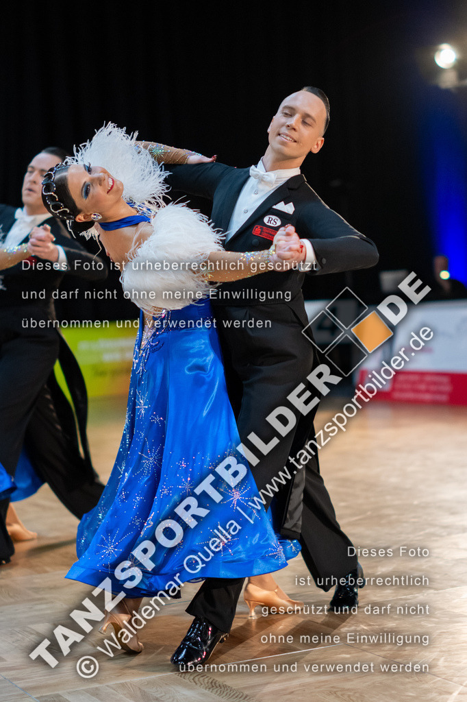 20250118-11136 | Hier finden Sie Tanz Bilder vom Latein und Standard Formationen tanzen. Sportbilder vom Tanzsport. Schöne Fotos und von Weltmeisterschaft, Europameisterschaft, Bundesliga, Regionalliga, Oberliga und Landesliga sowie von GOC Stuttgart, DanceComp, WM Bremen