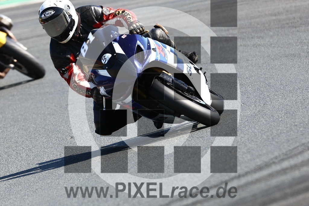 0081-20240812_01360 | Schöne Erinnerungen an spannende Momente - das festzuhalten ist unser Job. PIXELrace.de ist seit 2003 auf den Rennstrecken Europas unterwegs um die Action draußen beim Fahren und die wunderbare Stimmung imm Fahrerlager für euch einzufangen.