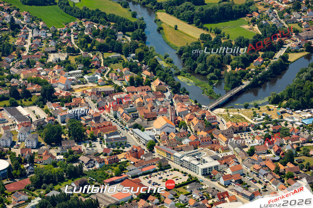 Das Luftbild der Stadt Roding wurde 2022 vom Flugzeug heraus erstellt (keine Drohnen-Aufnahmen) Aufnahmehöhe ca.450 Meter- hohe Bildauflösung und Druck-Qualität. Garantiert!