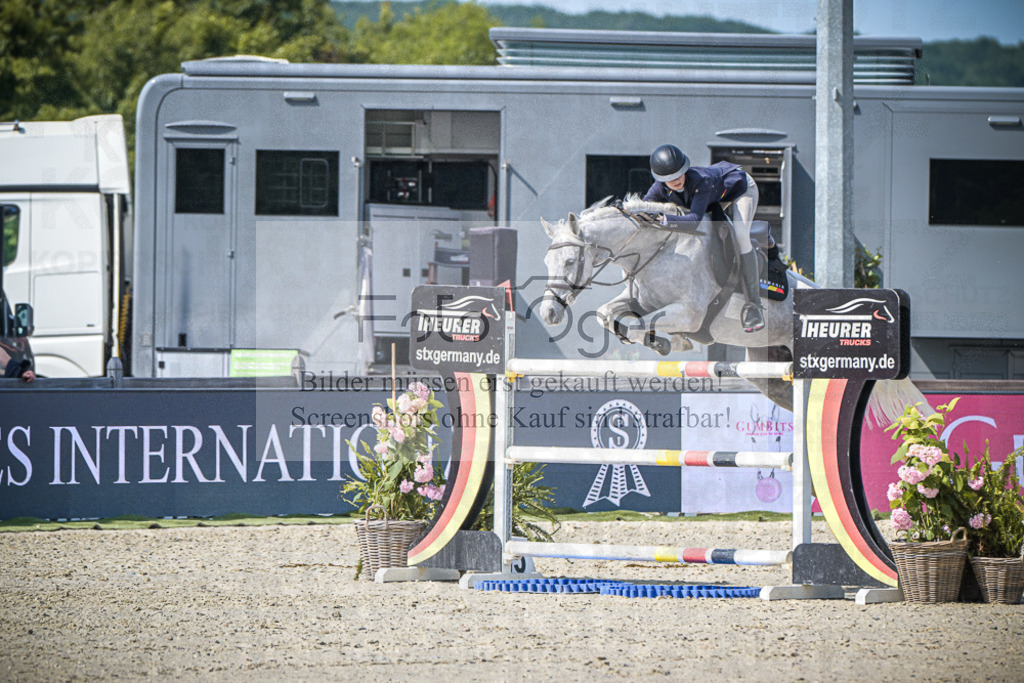 DOS_6549 | Entdecke hochwertige Reitturnierfotos von Foto Oger. Professionell, emotional und authentisch – jetzt Lieblingsmomente im Shop bestellen.Deutschlandweite Turnierfotografie. - Realisiert mit Pictrs.com