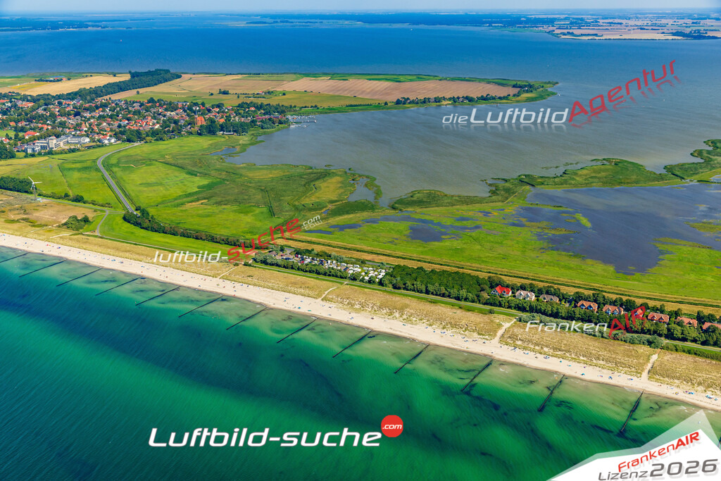 Luftbild Vs Google Maps  Ferienwohnung Strand  Wustrow -Das Luftbild wurde 2025 vom UL-Flugzeug heraus erstellt ( keine Drohnenluftbilder ) - Hochauflösende Luftaufnahme -Nicht vergleichbar mit Google Maps oder Satelittenbilder- Die Geschenkidee !Mit Lizenz und Bildrechte bestellbar
