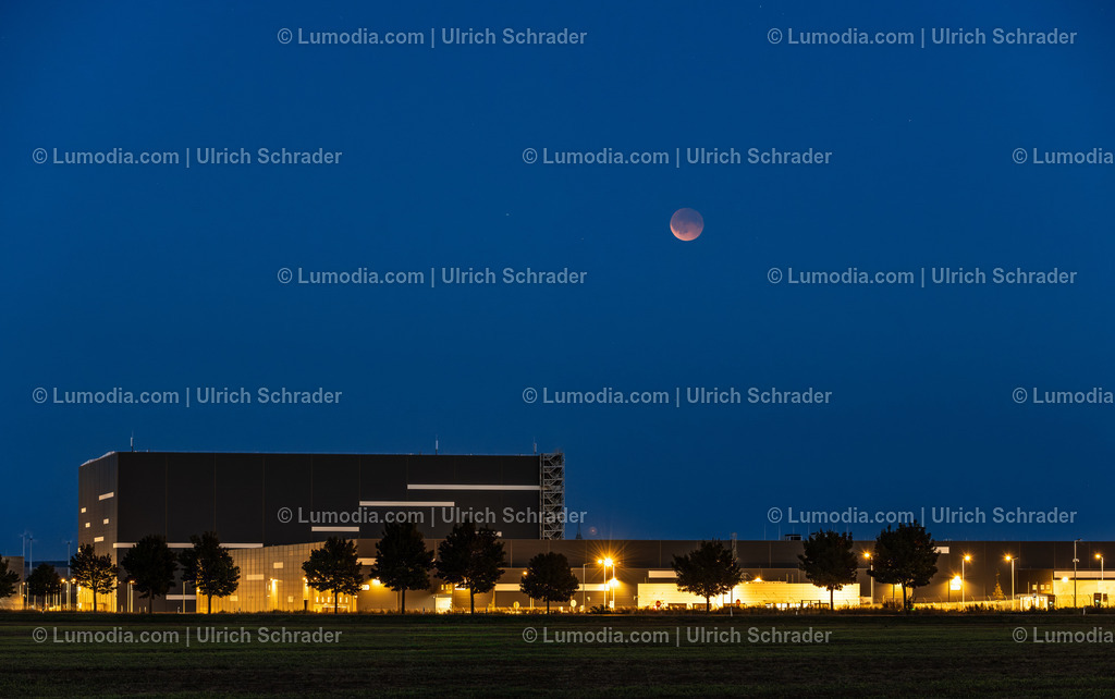 _DSC4179 - Daimler Truck Halberstadt | Stockfoto und Bilderpool mit Bildmaterial aus Deutschland, dem Harz, Halberstadt, Quedlinburg, Wernigerode und weltweit. Qualitativ hochwertige und professionelle Fotos anschauen und kaufen. - Realisiert mit Pictrs.com