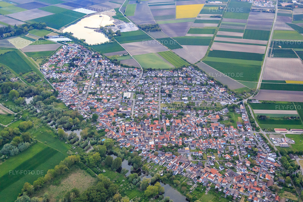 Luftbild: Ortsansicht aus Nordosten in Hamm am Rhein im Bundesland Rheinland-Pfalz in Deutschland. Foto: IMG_088396.jpg vom 09.05.2016 durch Werner Riehm/FLY-FOTO.de