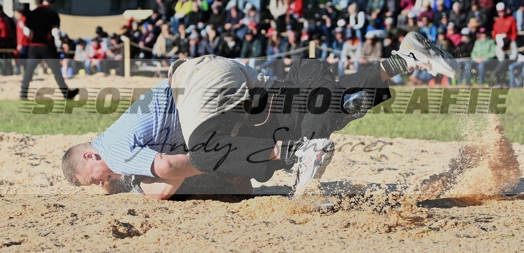 Laimbacher Cornel gewinnt vs Schuler SvenDSC_5901aaaa | Kaufen Sie Sportbilder im Onlineshop von Andy Scherrer Sportfotografie. Faszinierende Bilder von Sportevents aus der ganzen Schweiz. Fussball, Frauenfussball, Unihockey, Handball, Schwingen und weiteren Sportarten. - Realisiert mit Pictrs.com