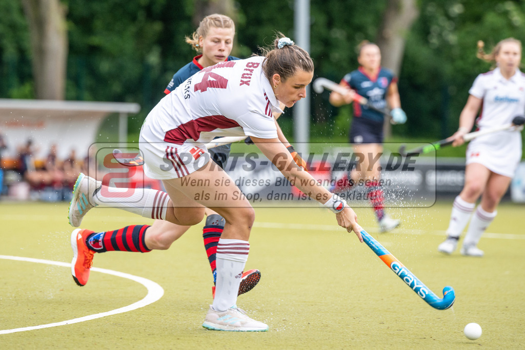SFE_20230520_0011 | 1. Bundesliga Hockey Viertelfinale 2 Damen Rot-Weiss Köln - Berliner HC am 20.05.2023 in Köln (KTHC Stadion Rot-Weiss Köln Tennis and Hockey Club), Photo: Stephan Fehrmann 2023 (Sports-Gallery),Paula Brux ( Rot-Weiss Köln #44 )