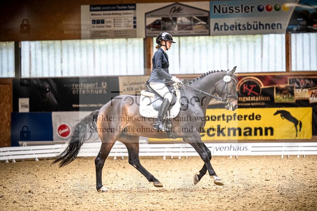 DOS_1125 | Entdecke hochwertige Reitturnierfotos von Foto Oger. Professionell, emotional und authentisch – jetzt Lieblingsmomente im Shop bestellen. - Realisiert mit Pictrs.com