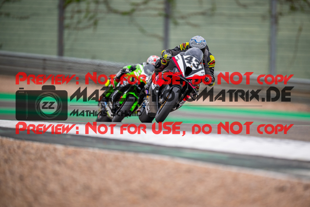 MaZZes_FotoMatrix_240503_6007705_4393 | STK1000