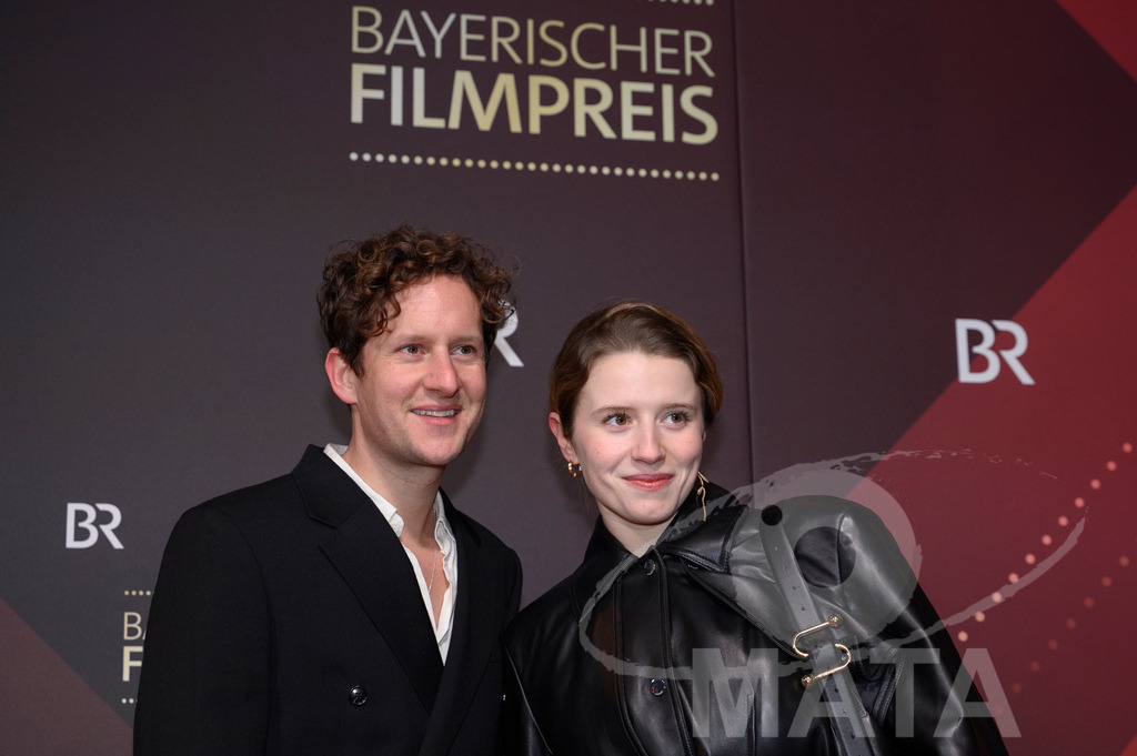 _DWI5112 | Moritz von Treuenfels und Katharina Stark bei der Verleihung des 47. Bayerischen Filmpreises 2026  im Prinzregententheater. München, 23.01.2026 - Realisiert mit Pictrs.com
