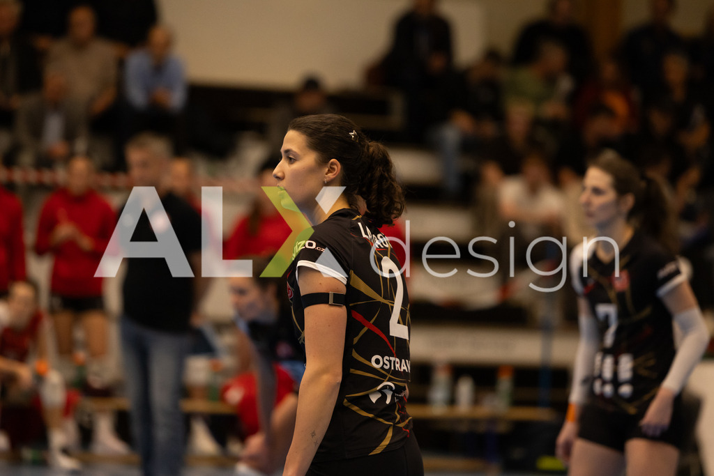 Volleyball I Frauen I Saison 2025-2026 I CEV Volleyball Challenge Cup 2026 | Women I 16th Finals I VC Kanti Schaffhausen - TJ Ostrava I 03.12.2025 | TJ Ostrava - 2 Agáta Laifrová (CZ) – Außenangriff - Realisiert mit Pictrs.com