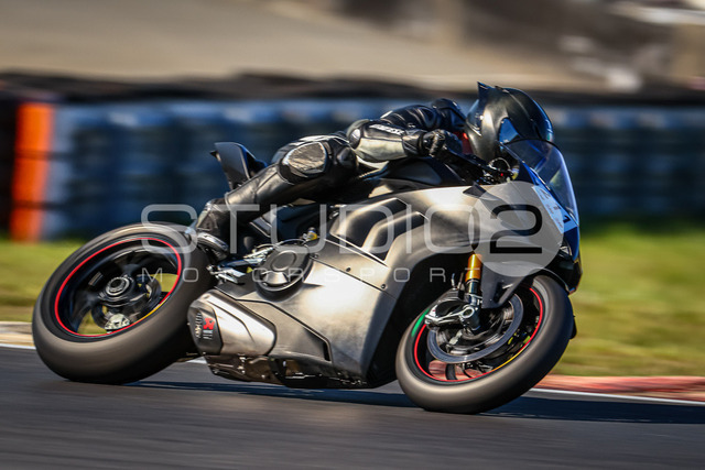 0211-260526NBR-006_211 | Deine Full-Service-Agentur für ✔️Videoproduktionen und ✔️Motorsportfotografie Jetzt Angebot anfragen!