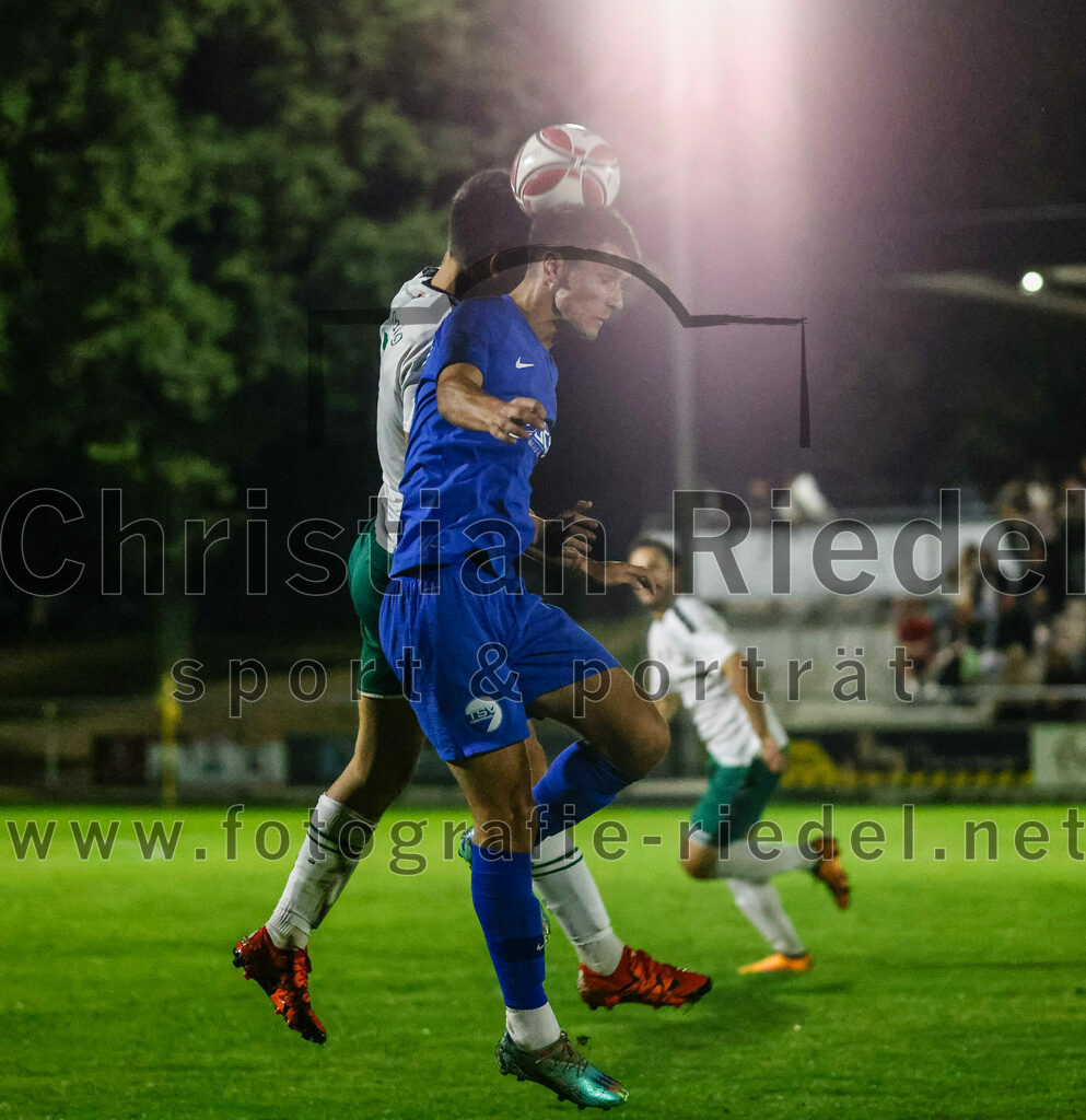 2023-10-13_049_FC_Schwaig_gegen_TSV_Ampfing | Oberding, Deutschland, 13.10.2023:
Fußball, Landesliga Südost 2023 / 2024, 16. Spieltag, FC Schwaig gegen TSV Ampfing, Endergebnis: 3:2

Roman Mavdryk (FC Schwaig, #3), Ivo Petrovic (TSV Ampfing, #19)

Foto: Christian Riedel / fotografie-riedel.net