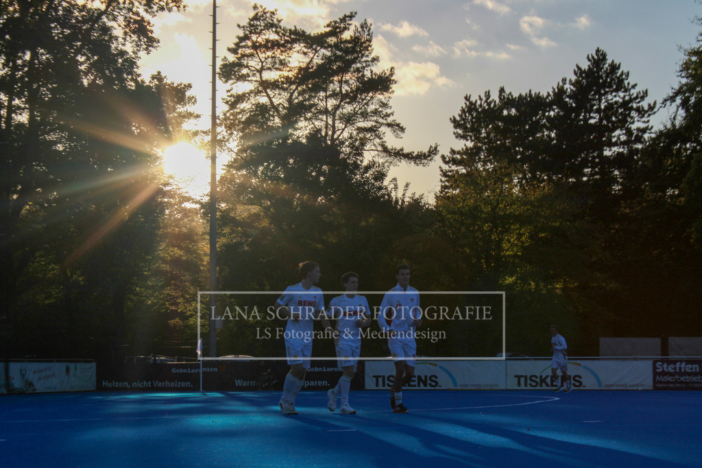 Rot - Weiß Köln - Crefelder HTC 08.10.22-01 | lanaschraderfotografie - Realisiert mit Pictrs.com