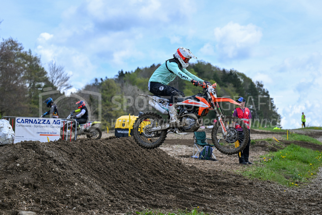 Motocross Schlatt bei Winterthur - 29. April 2023 | #56 List Andi aus Wagen (CH) auf KTM in der Kategorie Hobby Open am Motocross Schlatt bei Winterthur, 29. April 2023.
Instagram: @mx_schlatt | @mc_wila | @sam_schweiz
Bild: Sportfotografie Markus Aeschimann | www.markus-aeschimann.ch - Realisiert mit Pictrs.com