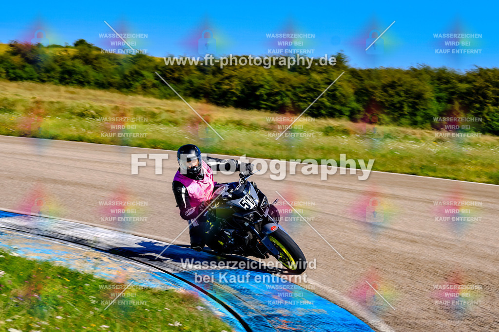 051-2865 | Hier findet Ihr Bilder von Touristenfahrten auf der Nürburgring Nordschleife oder von anderen Veranstaltungen die ich besucht habe. Viel Spass beim Durch Schauen 