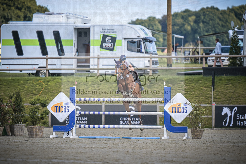 DOS_0469 | Entdecke hochwertige Reitturnierfotos von Foto Oger. Professionell, emotional und authentisch – jetzt Lieblingsmomente im Shop bestellen.Deutschlandweite Turnierfotografie. - Realisiert mit Pictrs.com