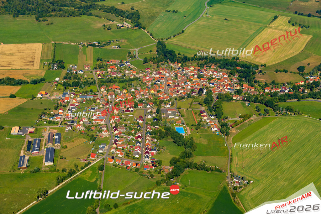 Vs Google Maps Wiesenthal - Die Luftaufnahme wurde 2025 vom UL-Flugzeug heraus erstellt ( keine Drohnenaufnahme ) - Hochauflösende Luftaufnahme - für Wandbilder und großformatige Ausdrucke geeignet. Das besondere Geschenk!Hier alle&nbsp;Infos zur Lizenzierung der LuftaufnahmeWir fliegen auch dieses Jahr wieder in Ihre Region um Luftbilder zu erstellen.- Luftbild anfragen