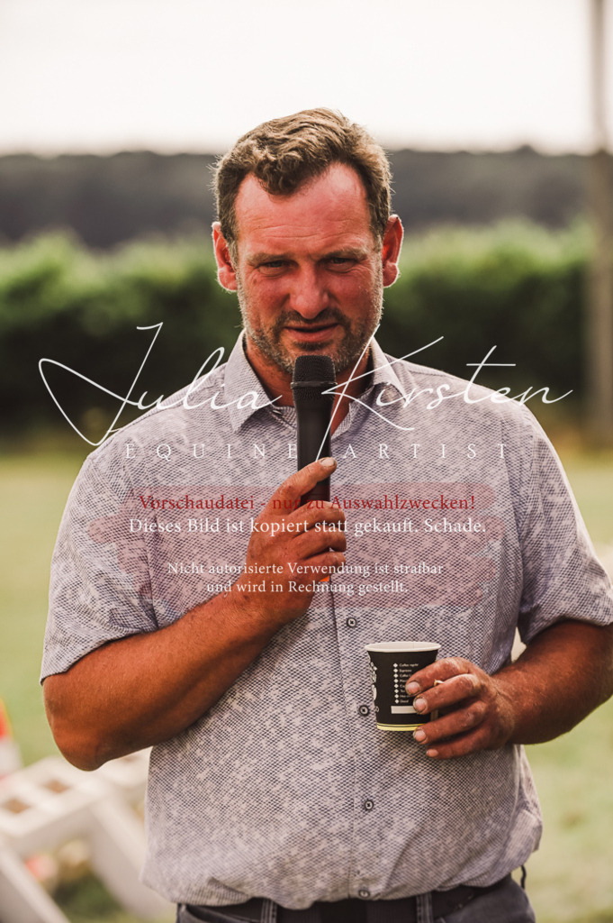 DSC_7292 | Pferde- und Turnierfotografie in Westsachsen. Pferdeportraits, Auftragszeichnungen und intuitive Kunst.