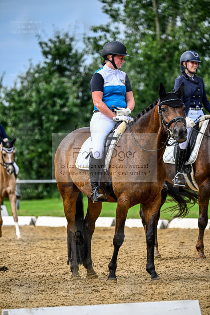 Reitturnier Hasbergen | Entdecke hochwertige Reitturnierfotos von Foto Oger. Professionell, emotional und authentisch – jetzt Lieblingsmomente im Shop bestellen. - Realisiert mit Pictrs.com