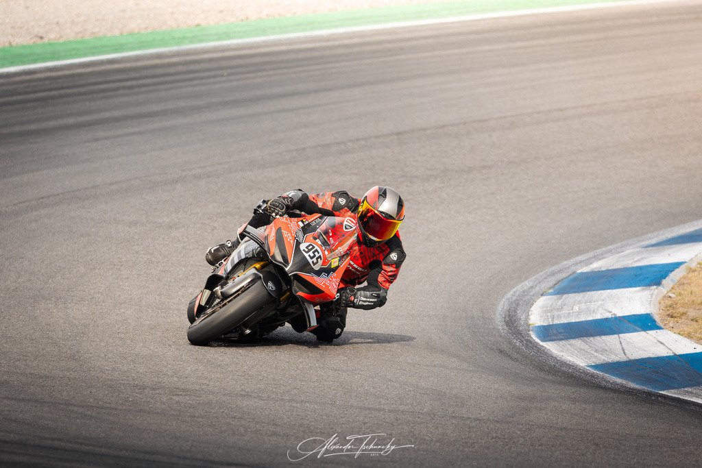 Ducati Trackday Hockenheimring 2026 | Entdecken Sie die faszinierende Welt von Alexander Tschuncky Arts: Kreative Fotografie, atemberaubende Automobilkunst und hochwertiger Bilderdruck. Lassen Sie sich inspirieren! - Realisiert mit Pictrs.com