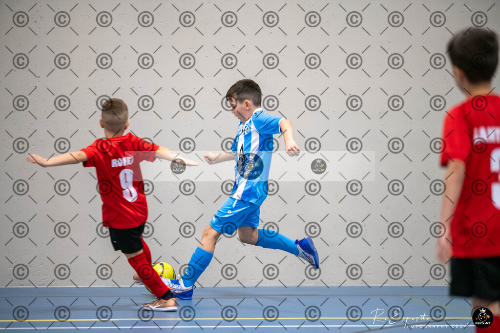 20241124_FCR-Hallenturnier-F2_3_008 | Sport und Naturfotografie von Roberto Esposito zeigt echte Momente Bewegung und die Schönheit der Natur. Ausdrucksstarke Bilder schaffen Emotionen.