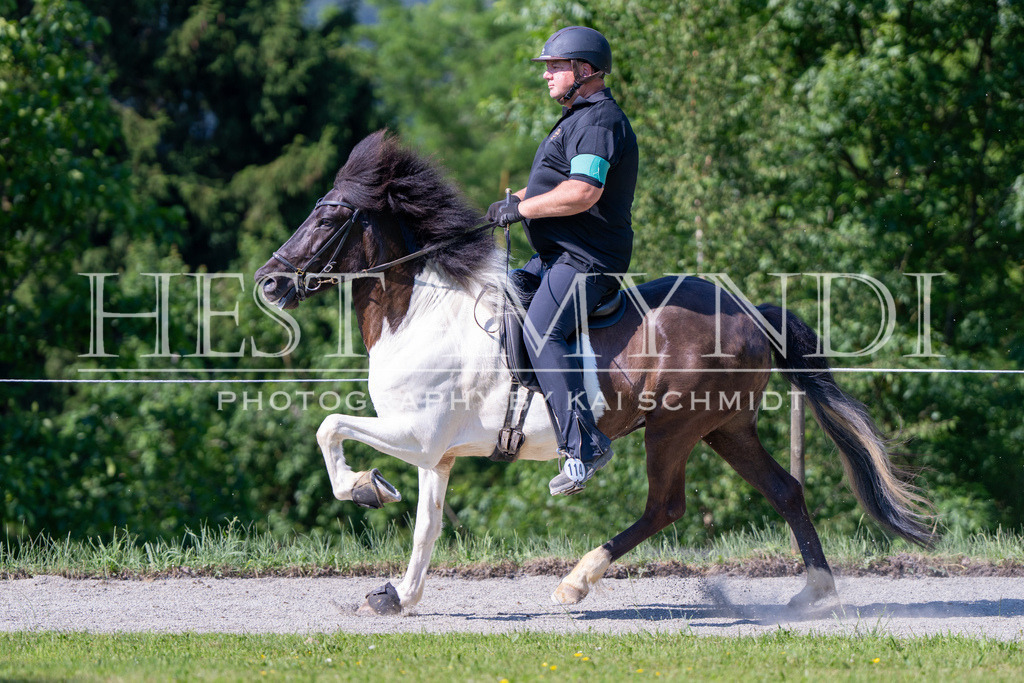 KAI06676 | Ihr sucht einen Fotografen für eure nächste OSI? Ich begleite auch euer Turnier für Islandpferde fotografisch.  - Realisiert mit Pictrs.com