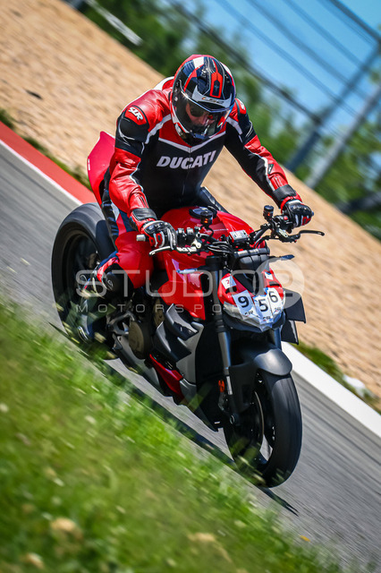 0956-260527NBR-011_956 | Deine Full-Service-Agentur für ✔️Videoproduktionen und ✔️Motorsportfotografie Jetzt Angebot anfragen!