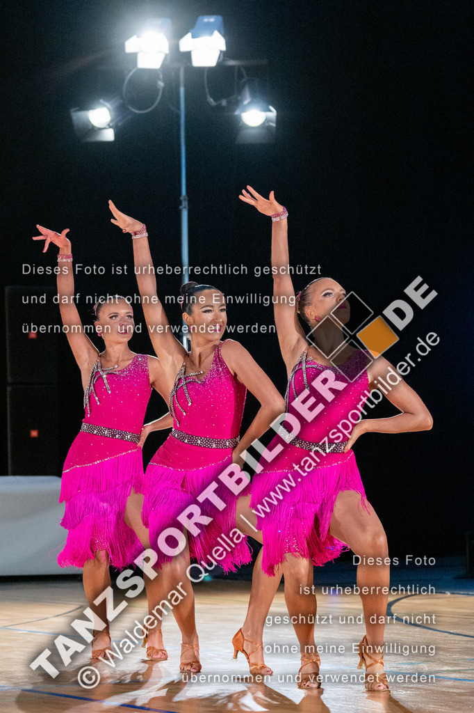 20250504-01159 | Hier finden Sie Tanz Bilder vom Latein und Standard Formationen tanzen. Sportbilder vom Tanzsport. Schöne Fotos und von Weltmeisterschaft, Europameisterschaft, Bundesliga, Regionalliga, Oberliga und Landesliga sowie von GOC Stuttgart, DanceComp, WM Bremen