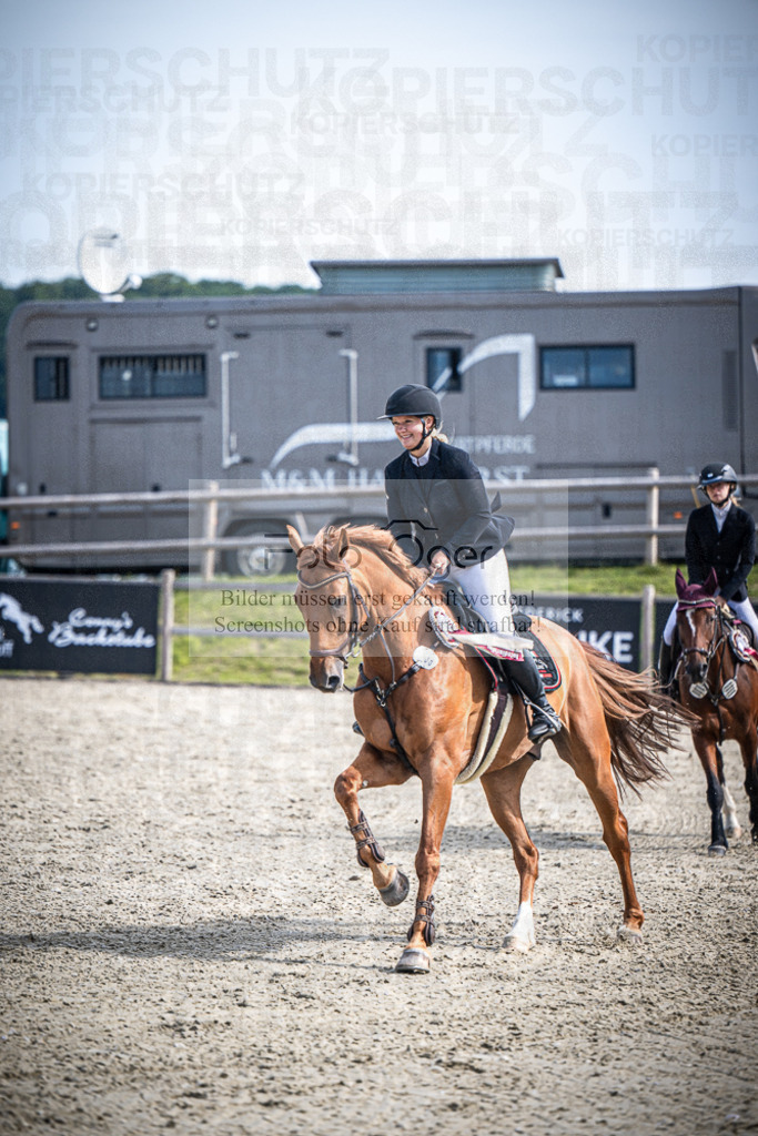 DOS_8675 | Entdecke hochwertige Reitturnierfotos von Foto Oger. Professionell, emotional und authentisch – jetzt Lieblingsmomente im Shop bestellen.Deutschlandweite Turnierfotografie. - Realisiert mit Pictrs.com