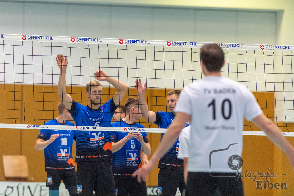 VSG Ammerland-TV Baden | Volleyball-Regionalliga; VSG Ammerland (blau)-TV Baden (weiß) am 19.10.2024; in Bad Zwischenahn (Sporthalle Schullerstraße), Photo: Philip Eiben 2024 - Realisiert mit Pictrs.com