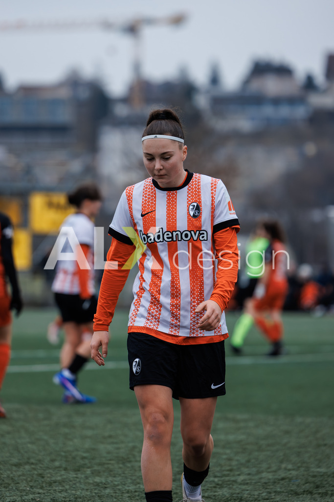 Fußball I Frauen I Saison 2025-2026 I Freundschaftsspiel I FC Aarau Frauen - SC Freiburg U20 I 24.01.2026 | 28 Laureen Scharfenberg (SC Freiburg U20) – Sturm - Realisiert mit Pictrs.com