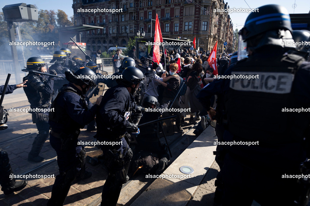 _B7A0230 | manifestation de lycéens à Strasbourg, le 6 octobre 2026, dans le cadre d’un mouvement national de protestation contre les conditions d’apprentissage. - Realisiert mit Pictrs.com