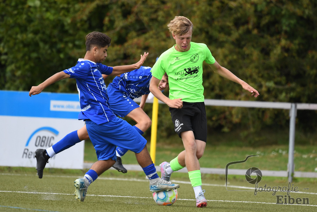 FC Rastede-JFV Edewecht | C-Jugend Landesliga; FC Rastede (blau)-JFV Edewecht (grün) am 16.08.2025 in Rastede (Sportanlage Köttersweg), Photo: Philip Eiben 2025 - Realisiert mit Pictrs.com